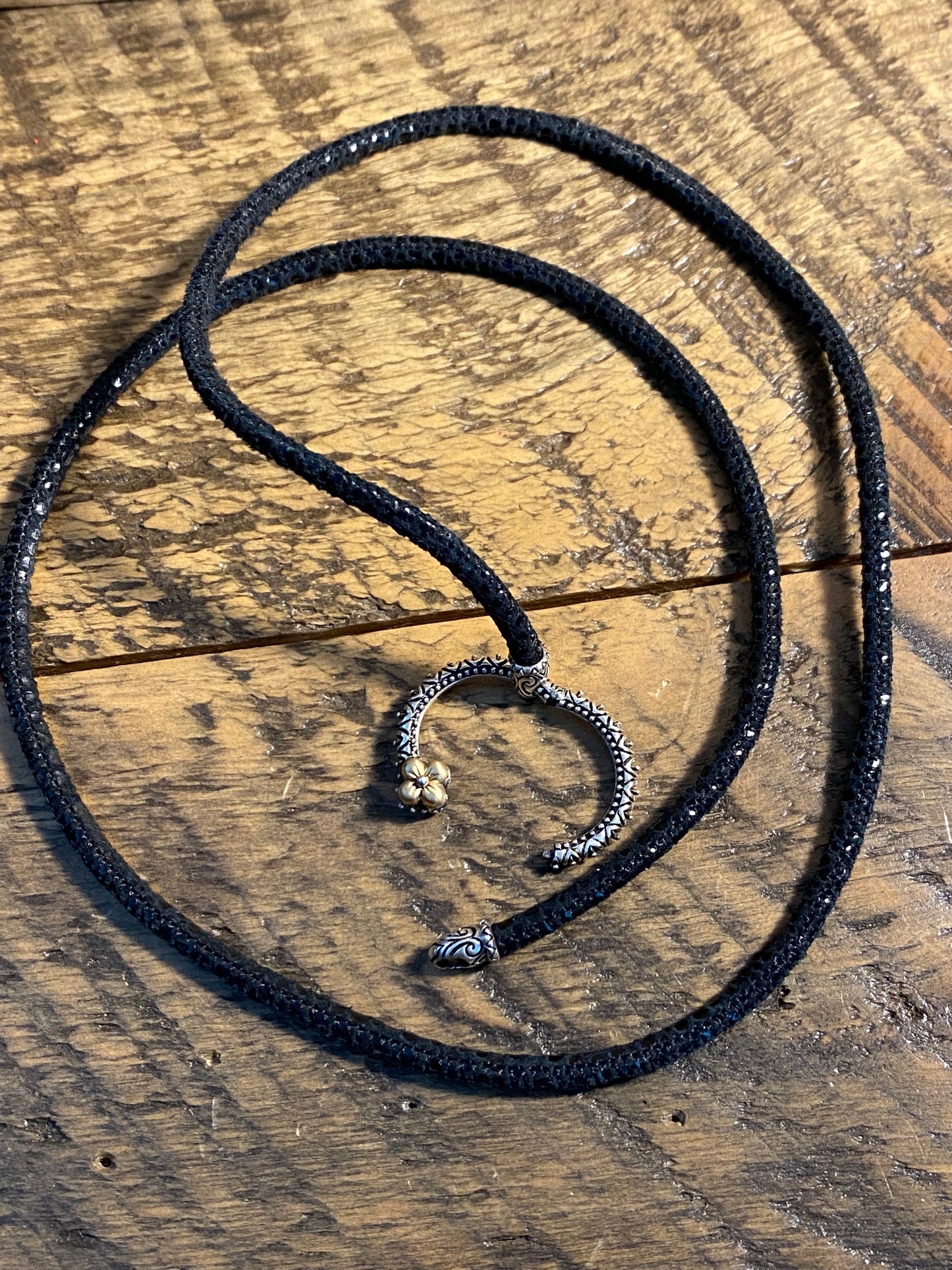 Bixby Charm Nck Leather 0525