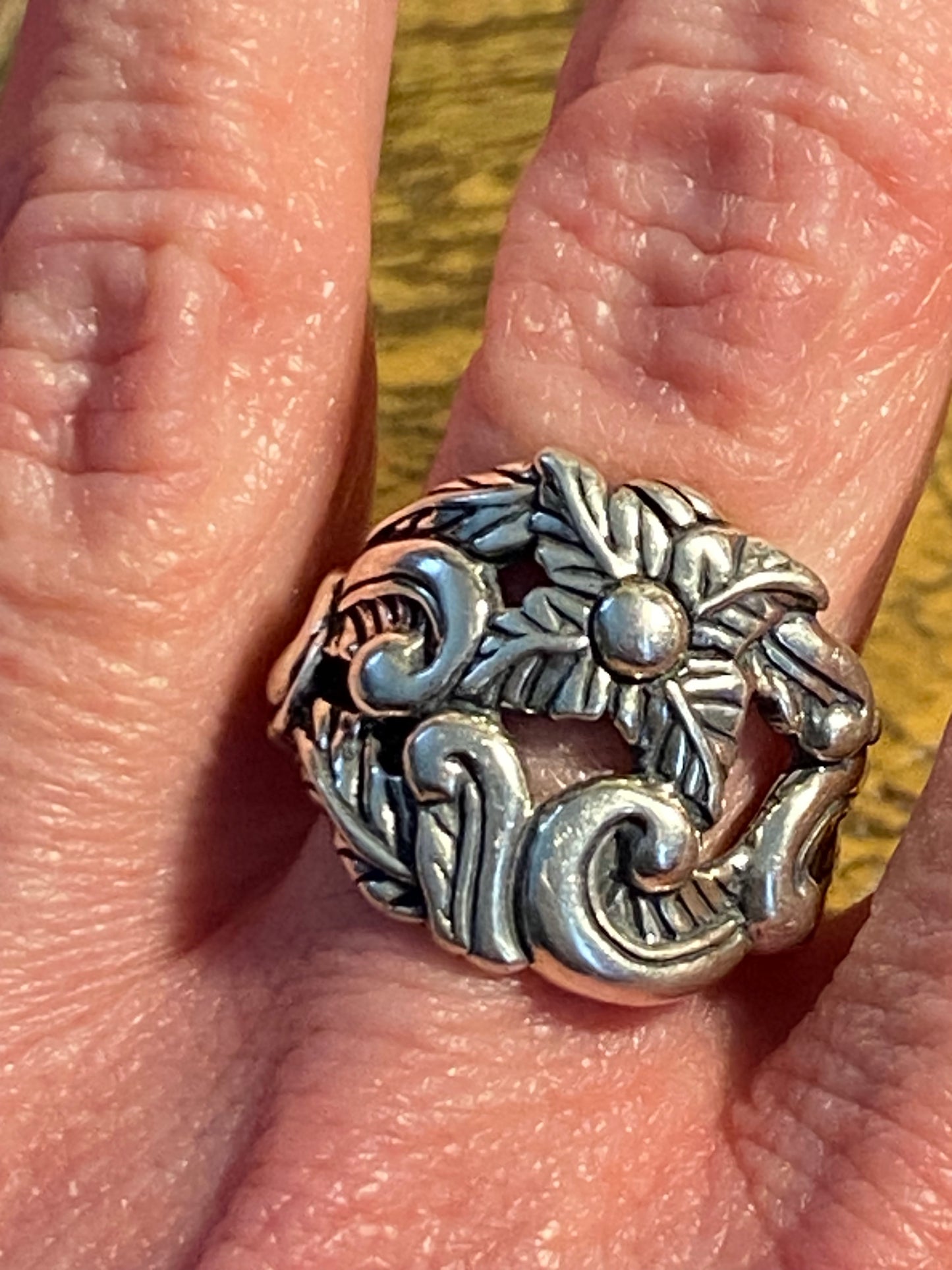 Carolyn Pollack Relios Vine Ring Size 7